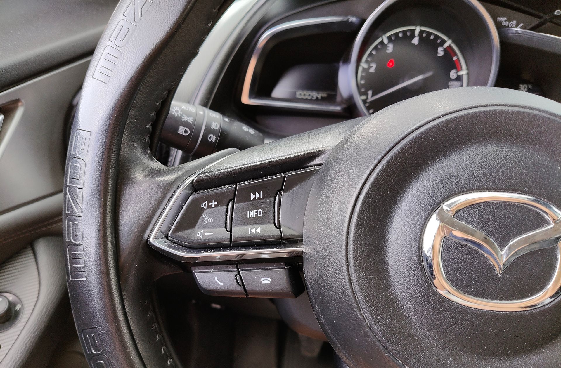 Mazda CX-3 1.8 D Zenith 2WD - foto 28