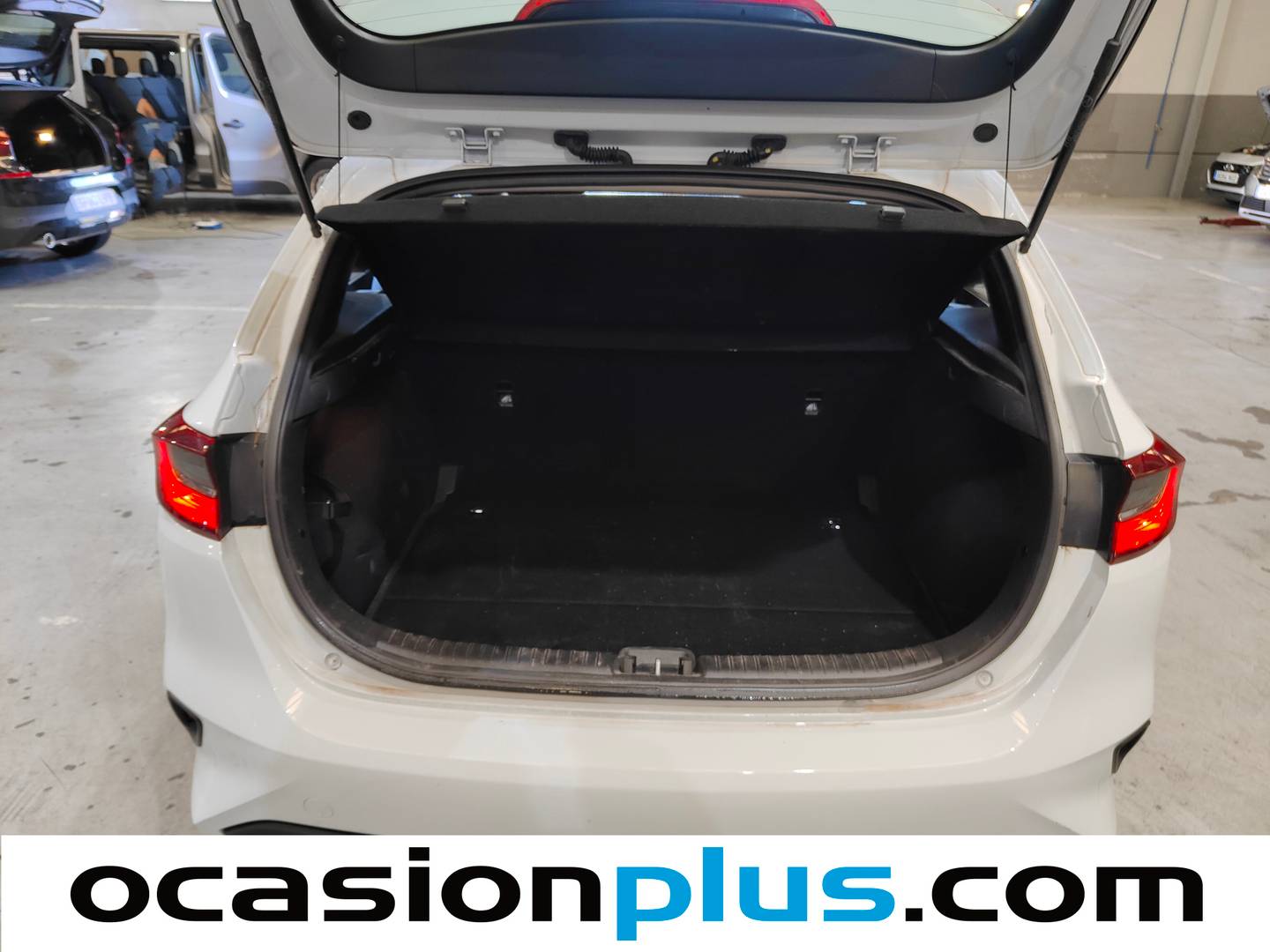 Fotos maletero KIA Ceed Kia Ceed 1.6 MHEV iMT Concept (136 CV)