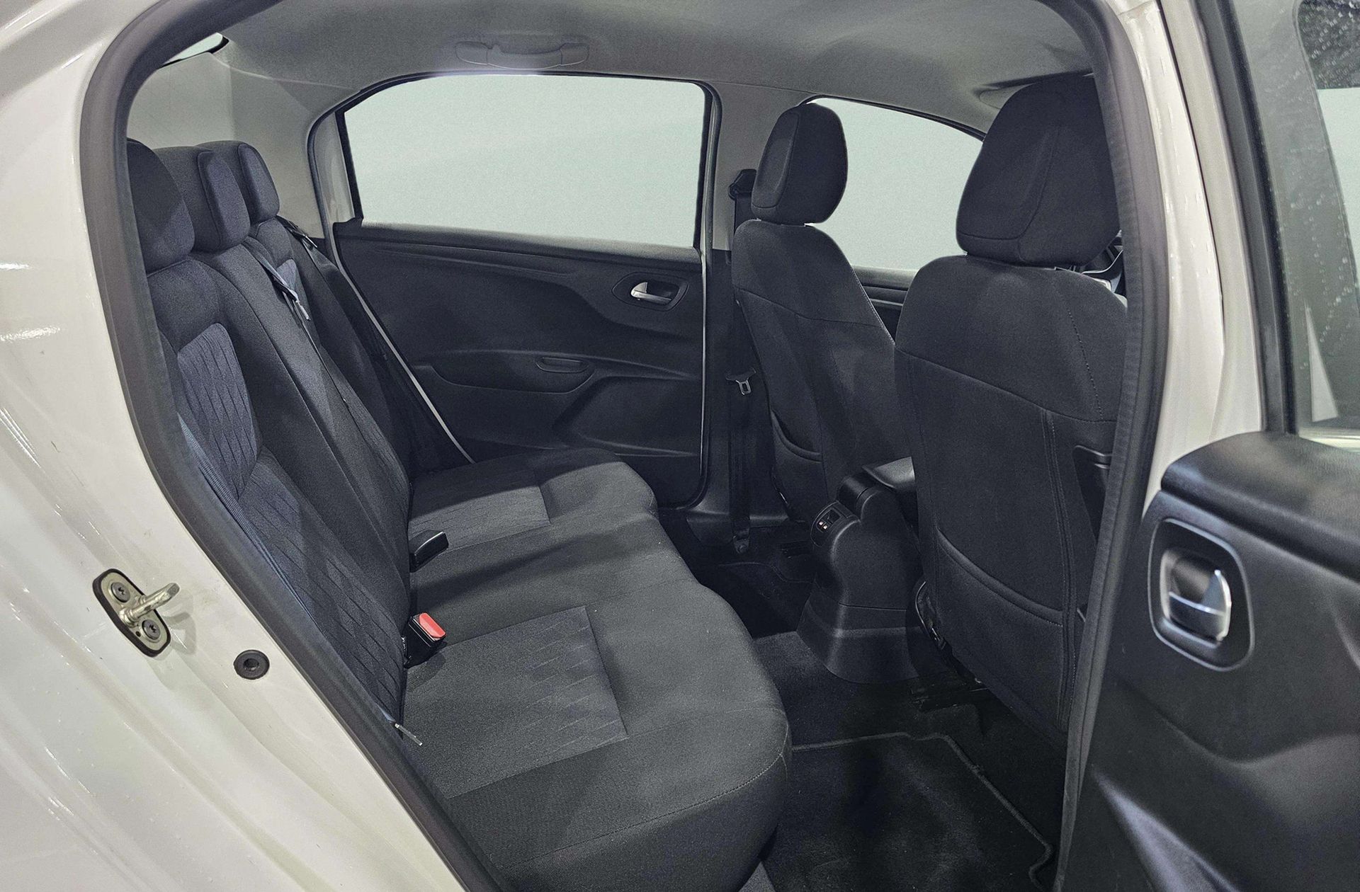 Citroën C-Elysée PureTech 82 Shine - foto 17