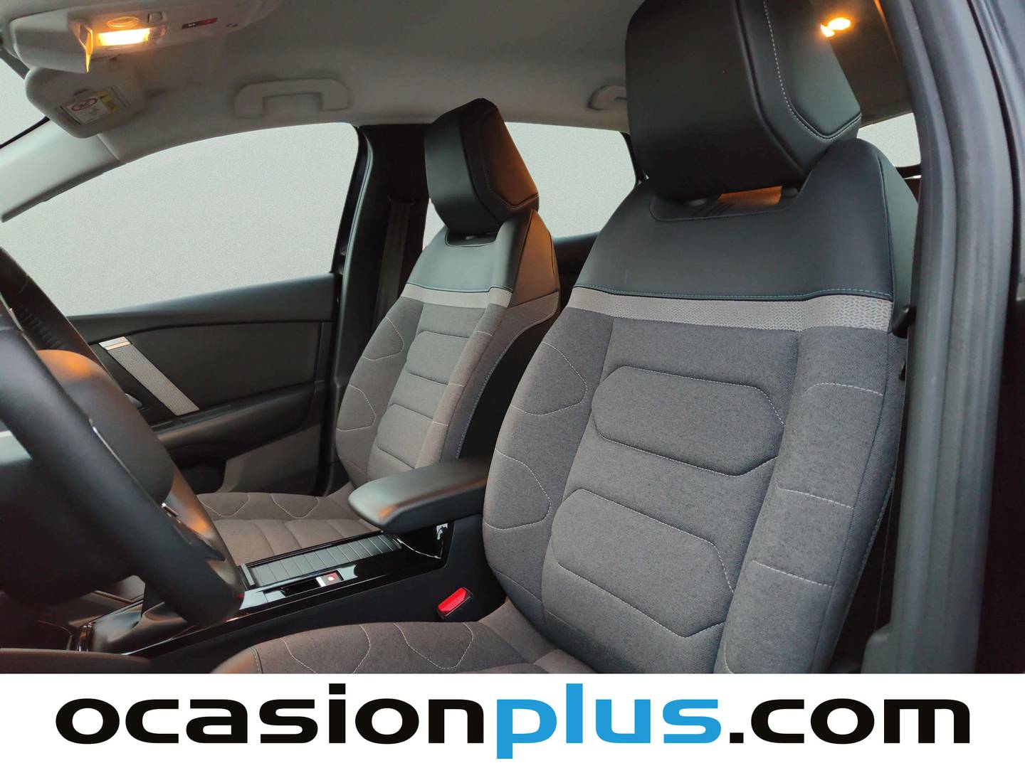 Foto asientos delanteros Citroën C4 Citroen C4 PureTech 130 S&S 6v Feel Pack (130 CV)