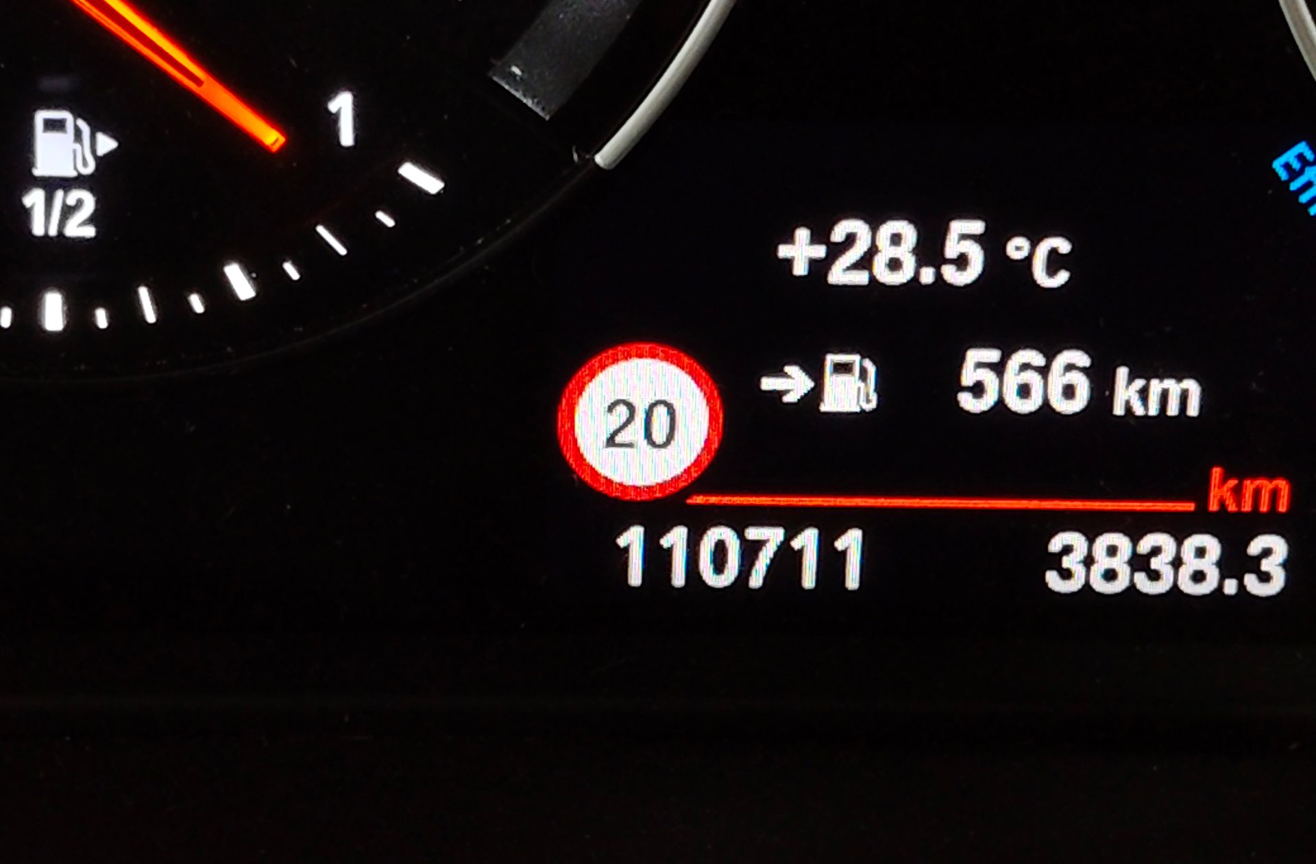 BMW X1 sDrive18i - foto 12