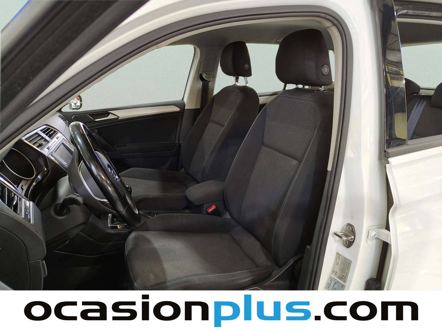Foto asientos delanteros Volkswagen Tiguan Volkswagen Tiguan Edition 1.4 TSI BMT (125 CV)