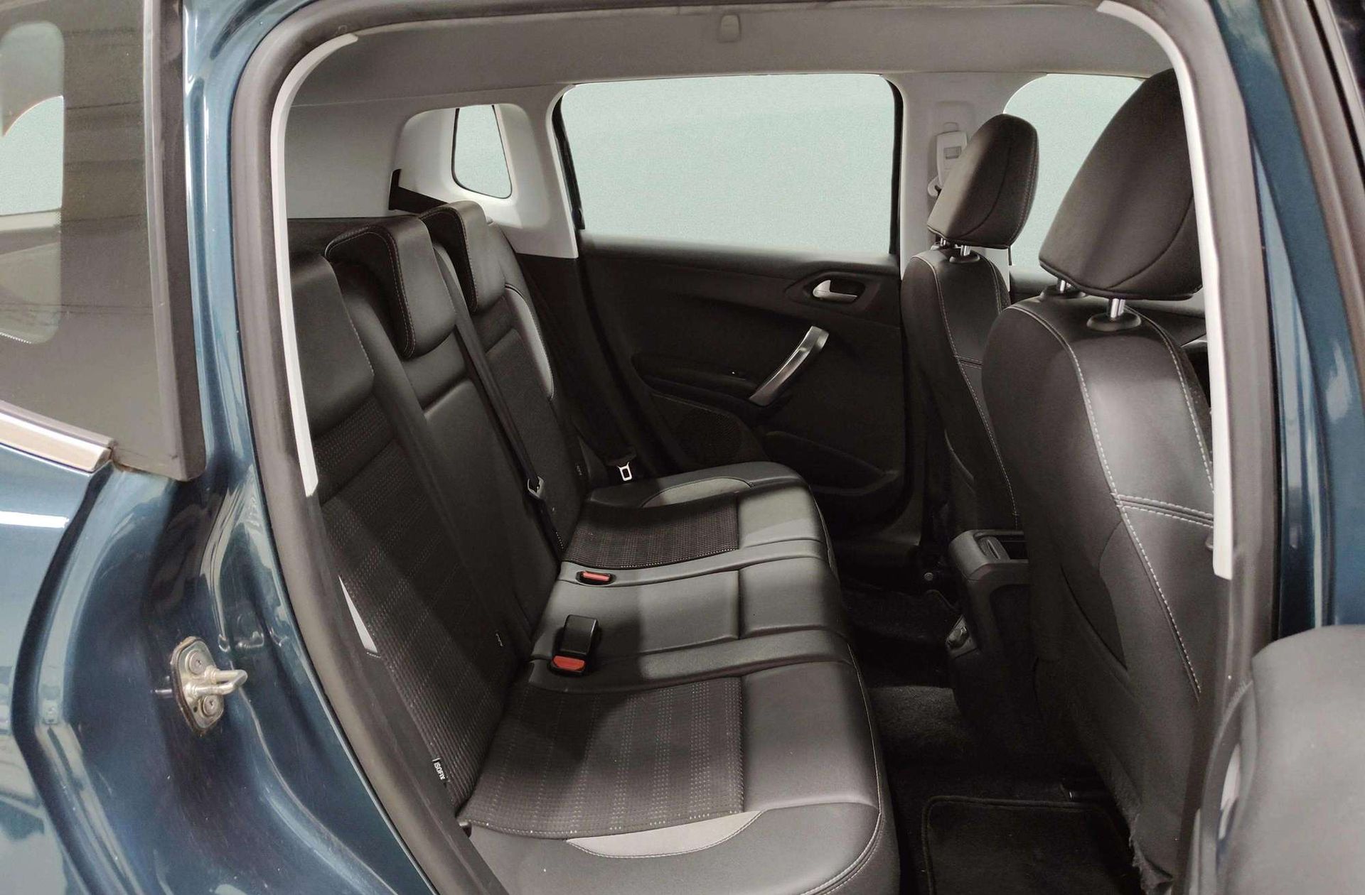 Peugeot 2008 BlueHDi 100 Allure - foto 18