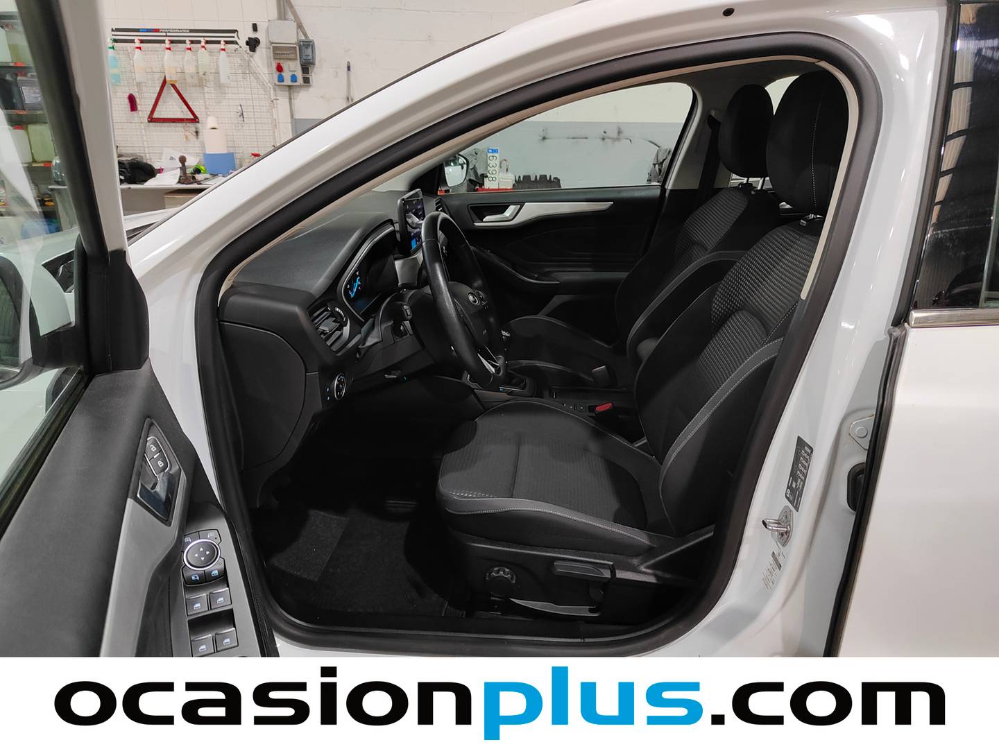 Foto asientos delanteros Ford Focus Ford Focus SportBreak 1.5 Ecoblue Trend+  (120 CV)