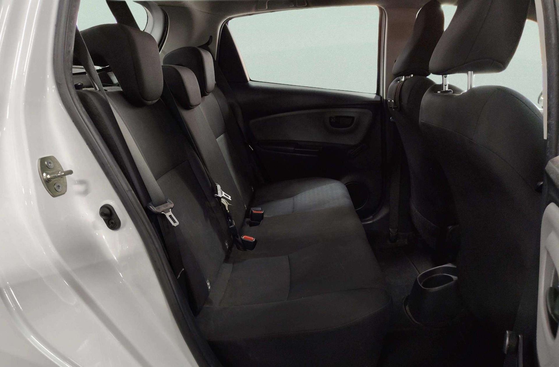Toyota Yaris 1.0 City - foto 14
