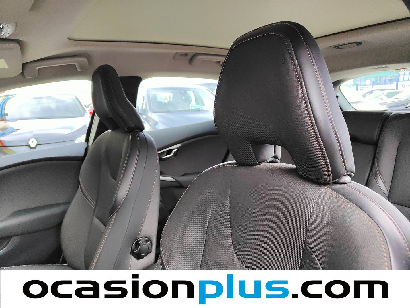 Equipamiento del Volvo V40 Cross Country Volvo V40 Cross Country D3 Momentum Auto (150 CV)