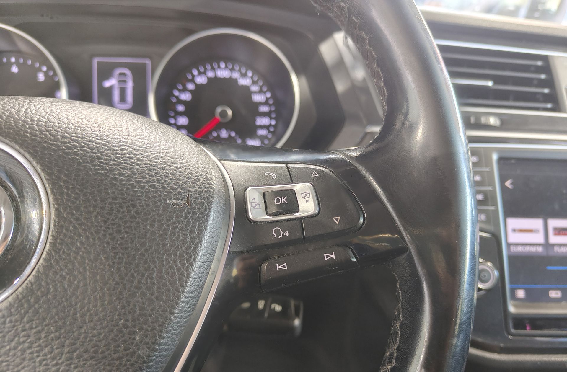 Volkswagen Tiguan Edition 1.4 TSI - foto 25