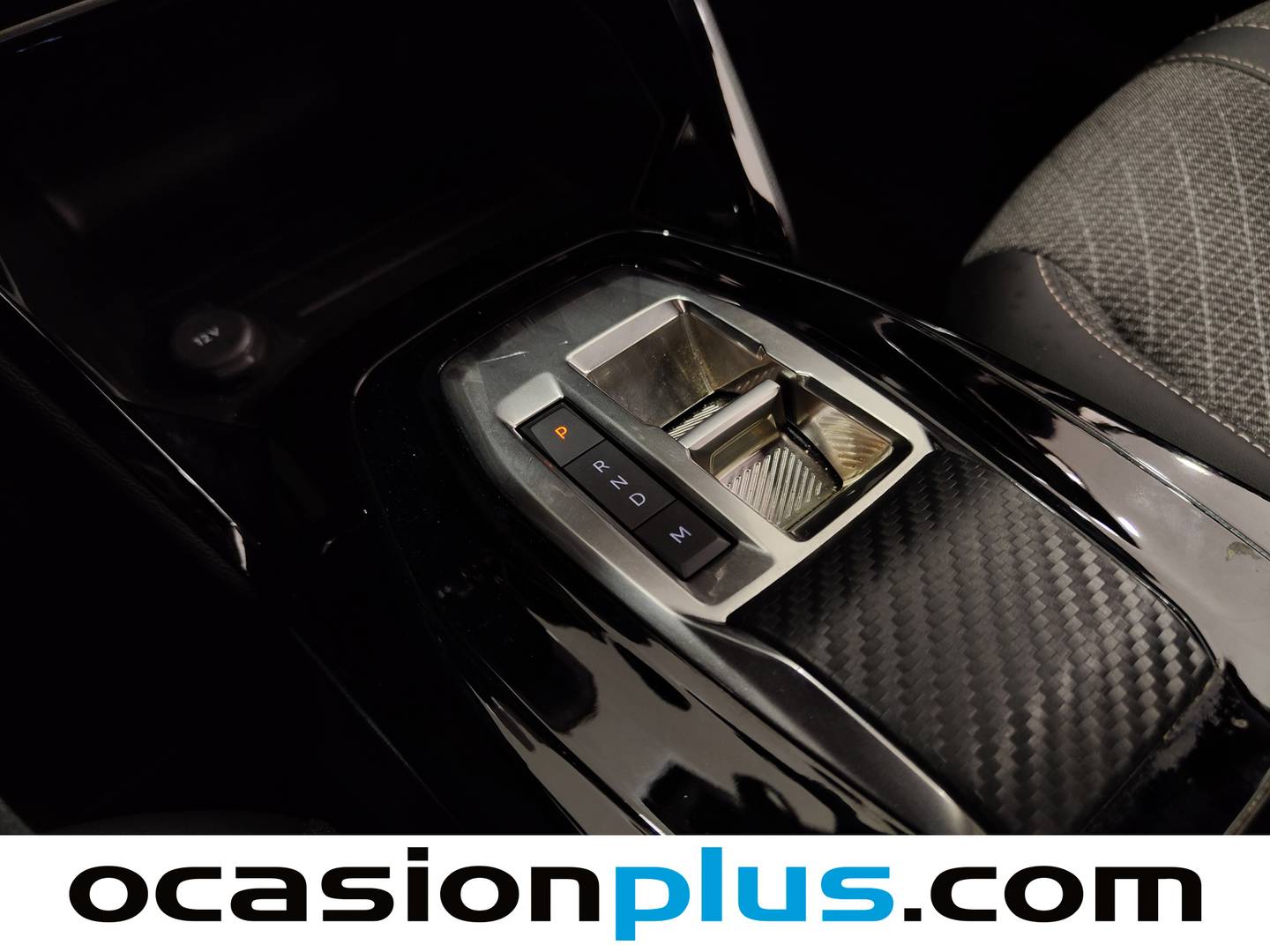 Foto Peugeot 2008 Peugeot 2008 Allure Hybrid eDCS6 (136 CV)