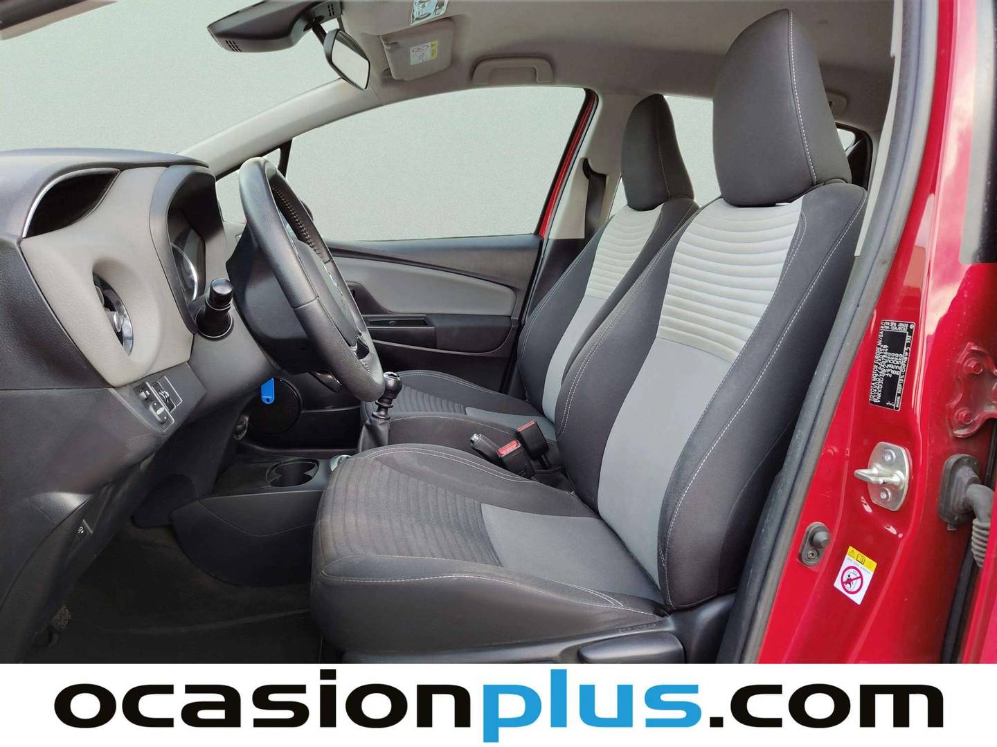 Foto asientos delanteros Toyota Yaris Toyota Yaris 1.5 Active (111 CV)