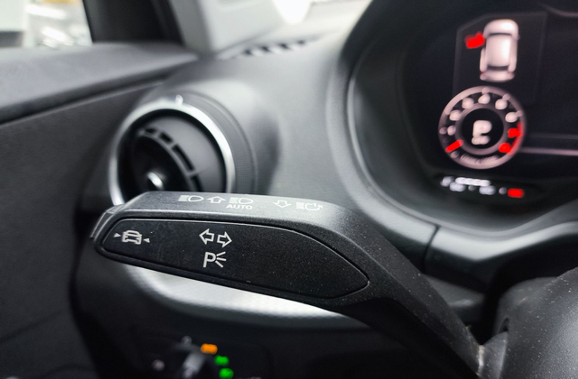 Audi Q2 Advanced 35 TFSI S-Tronic - foto 25