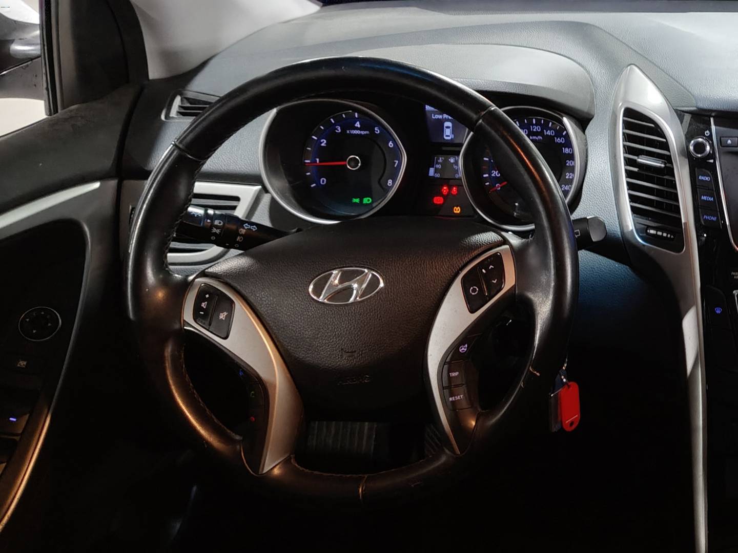 Foto Hyundai i30 Hyundai i30 1.4 MPI BlueDrive Klass (100 CV)