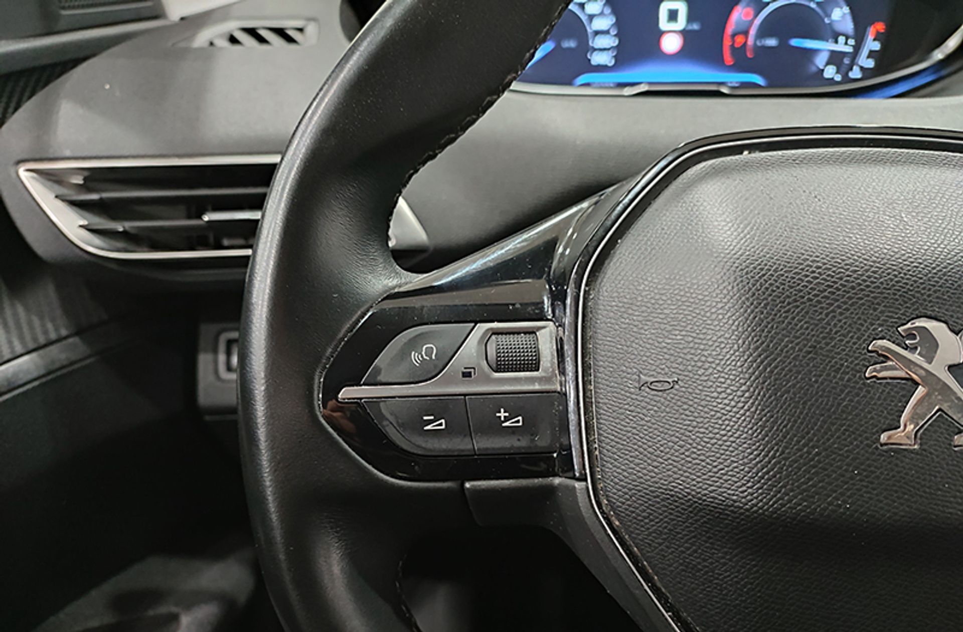 Peugeot 3008 SUV PureTech 130 Active - foto 24