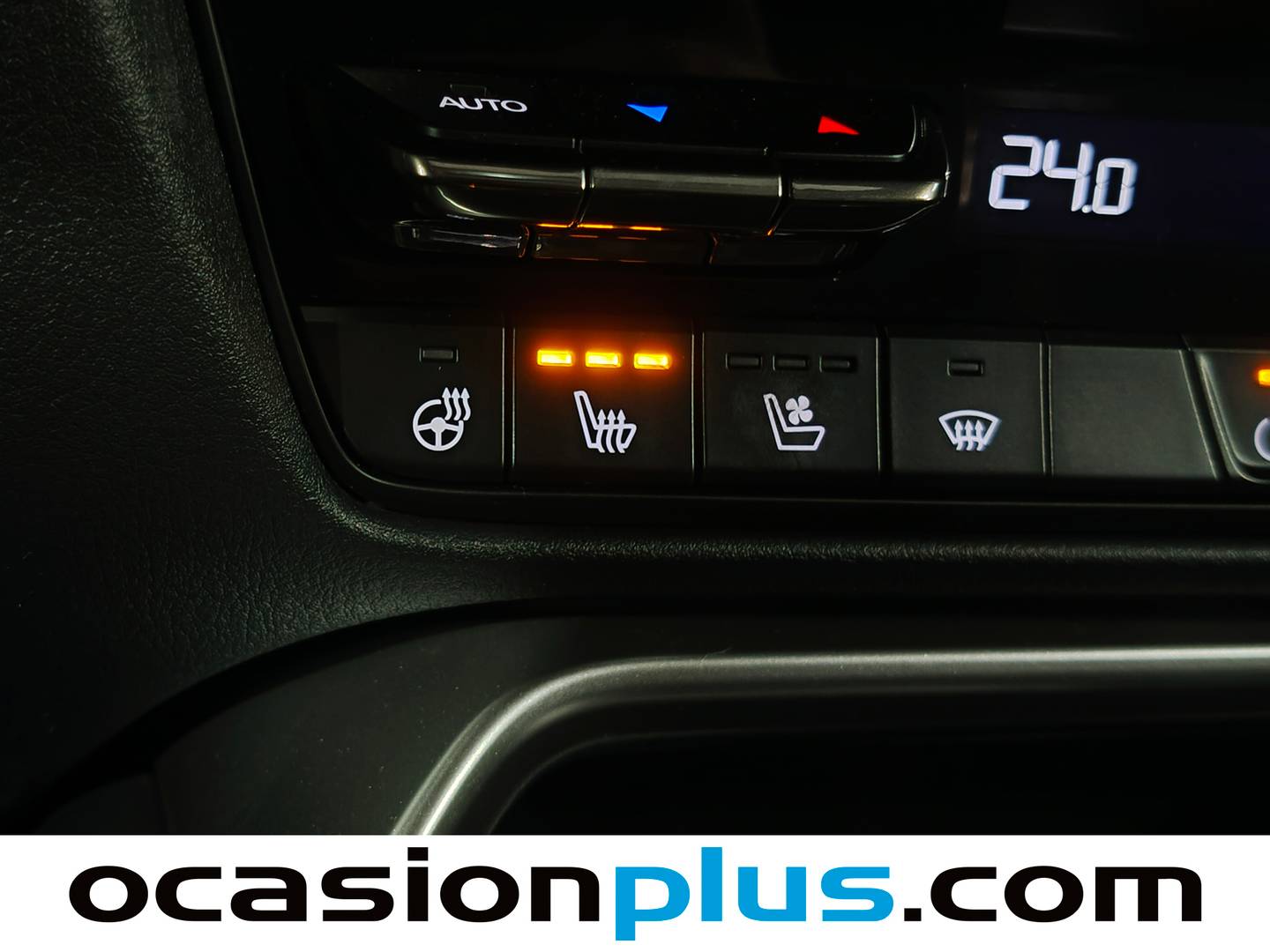 Equipamiento del Mazda CX-60 Mazda CX-60 e-Skyactiv PHEV AWD Homura Plus (327 CV)