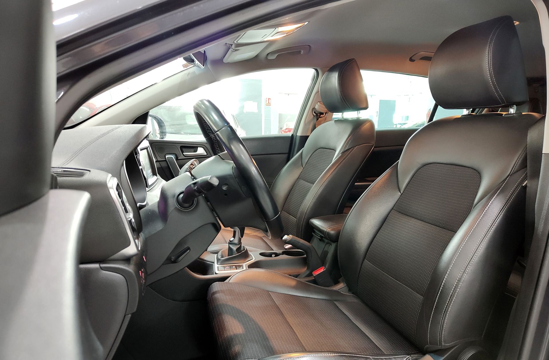 Kia Sportage 1.6 T-GDi X-Tech 4x2 - foto 11