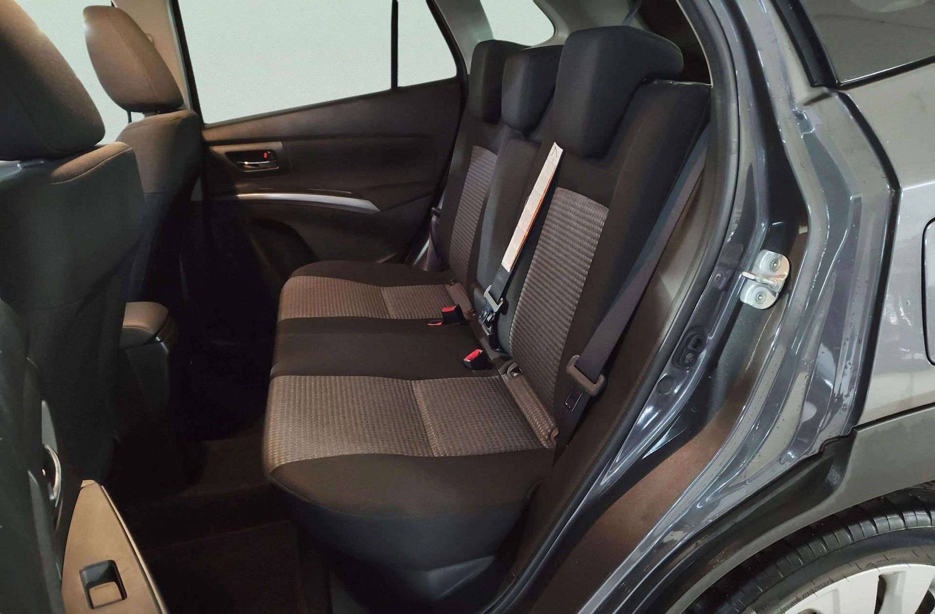Suzuki S-Cross 1.4T Mild Hybrid S2 4WD - foto 13