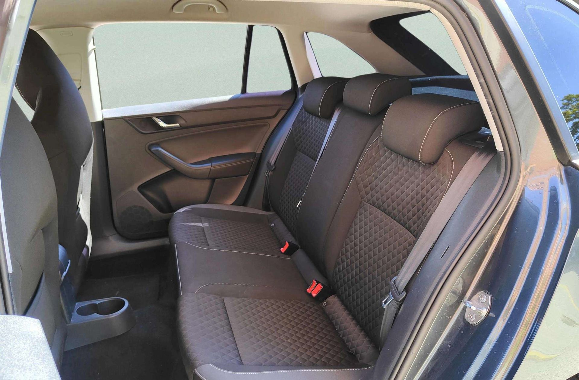 Škoda Spaceback 1.4 TDI CR Like - foto 9