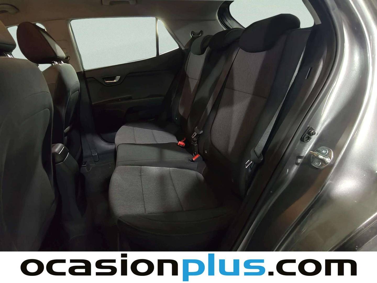 Foto asientos traseros KIA Stonic KIA Stonic 1.0 T-GDi MHEV Concept (115 CV)