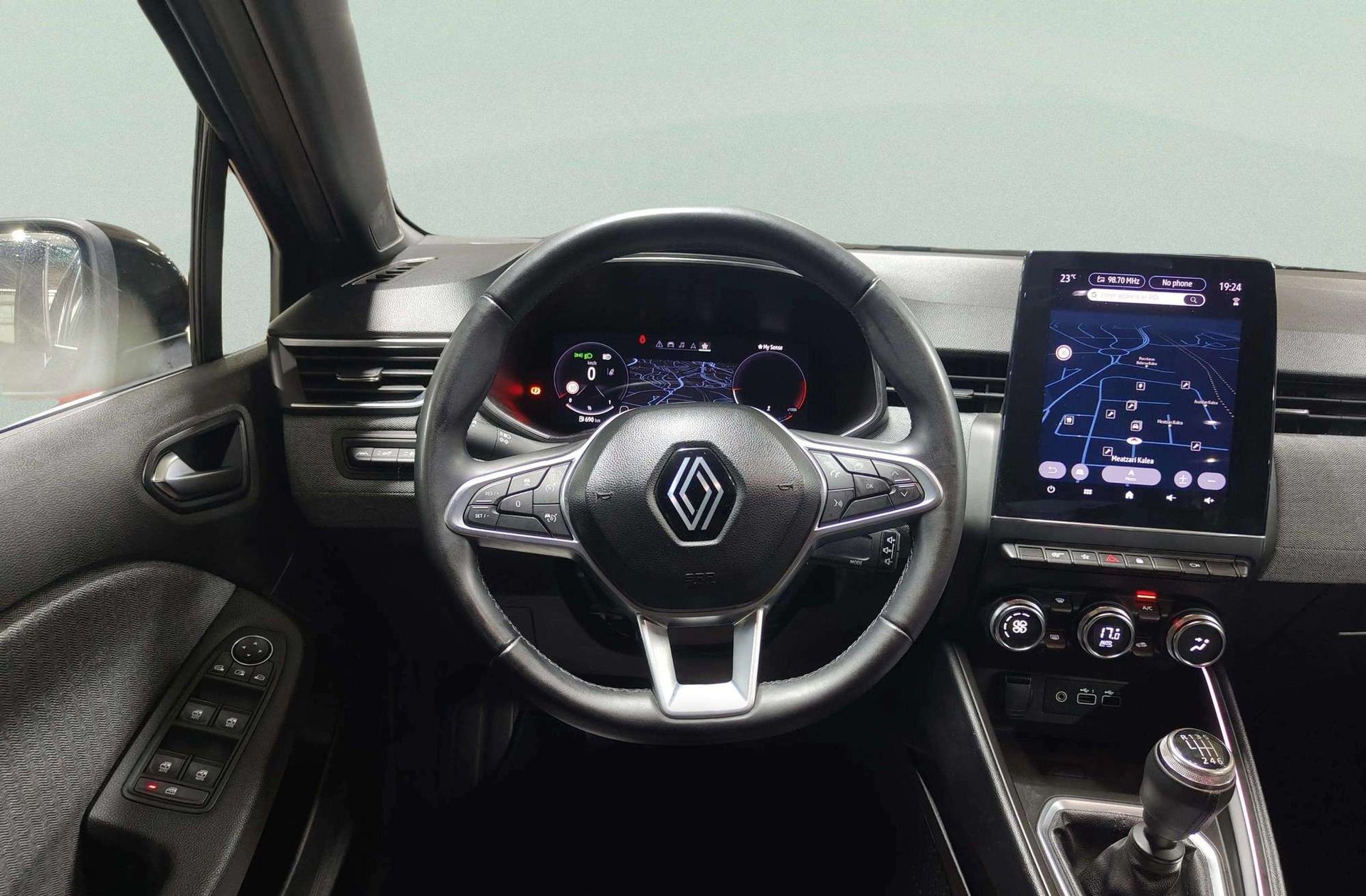 Renault Clio Techno TCe - foto 24