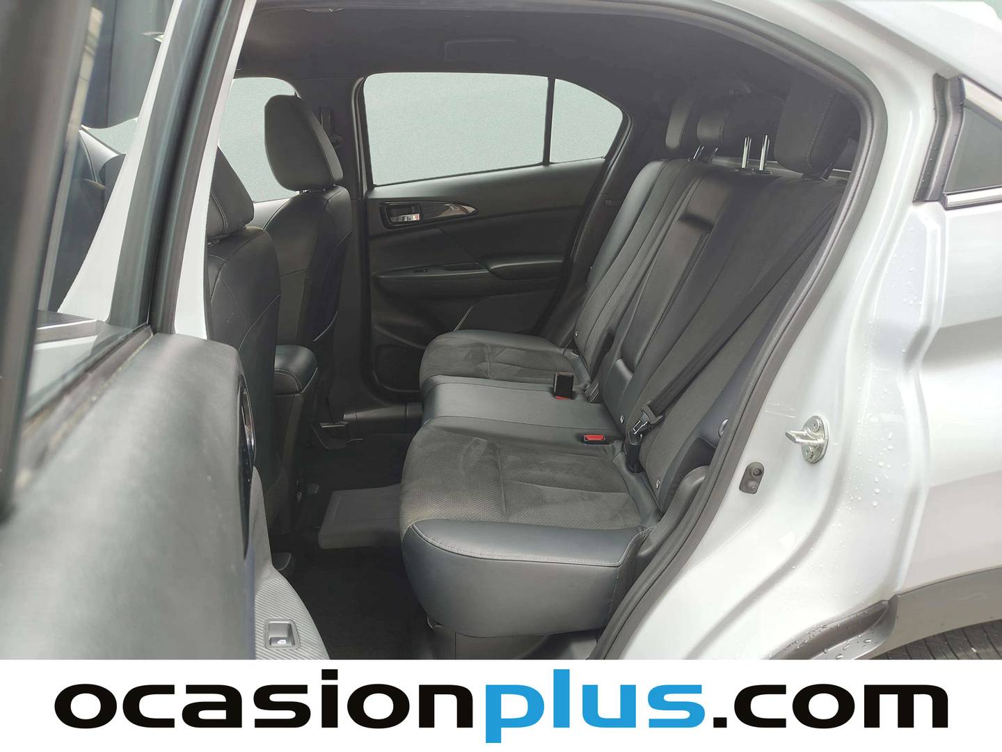 Foto asientos traseros Mitsubishi Eclipse Cross Mitsubishi Eclipse Cross 2.4 PHEV Kaiteki 4WD Auto (188 CV)