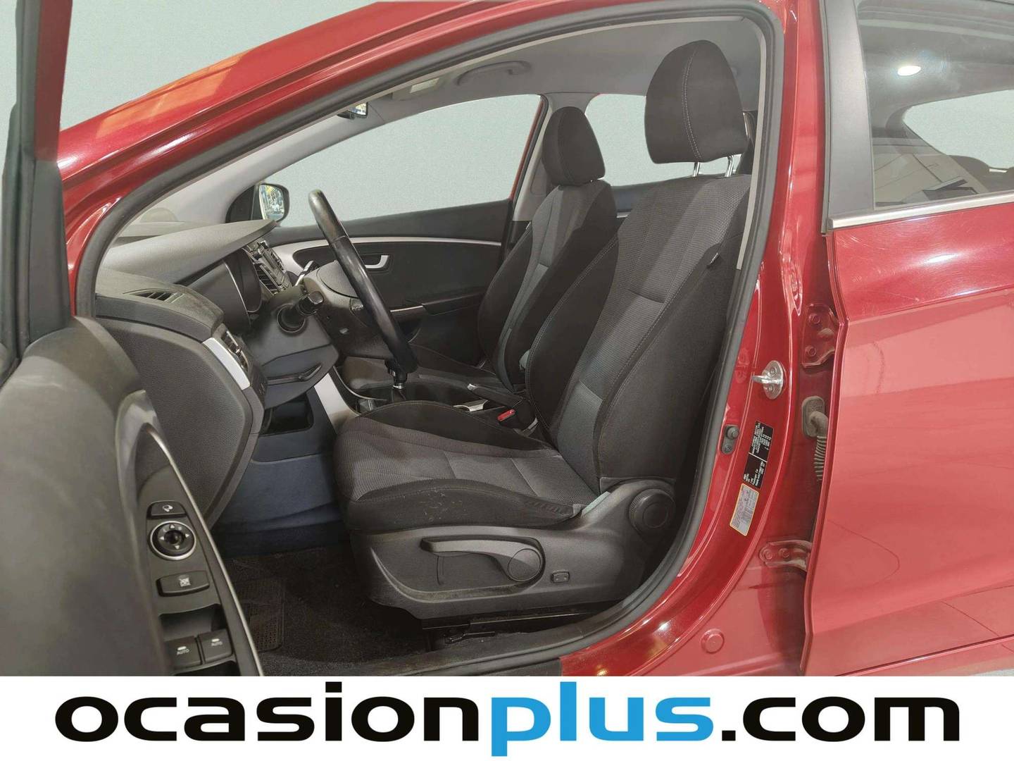 Foto asientos delanteros Hyundai i30 Hyundai i30 1.6 CRDI BlueDrive Tecno (110 CV)