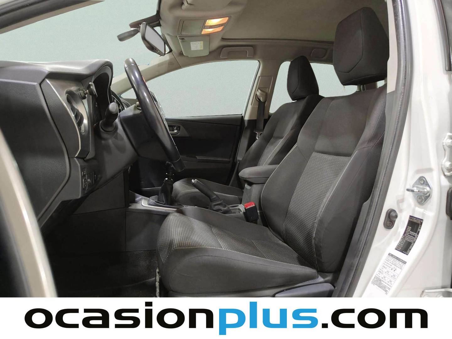 Foto asientos delanteros Toyota Auris Toyota Auris 130 Touring Sports Active (132 CV)