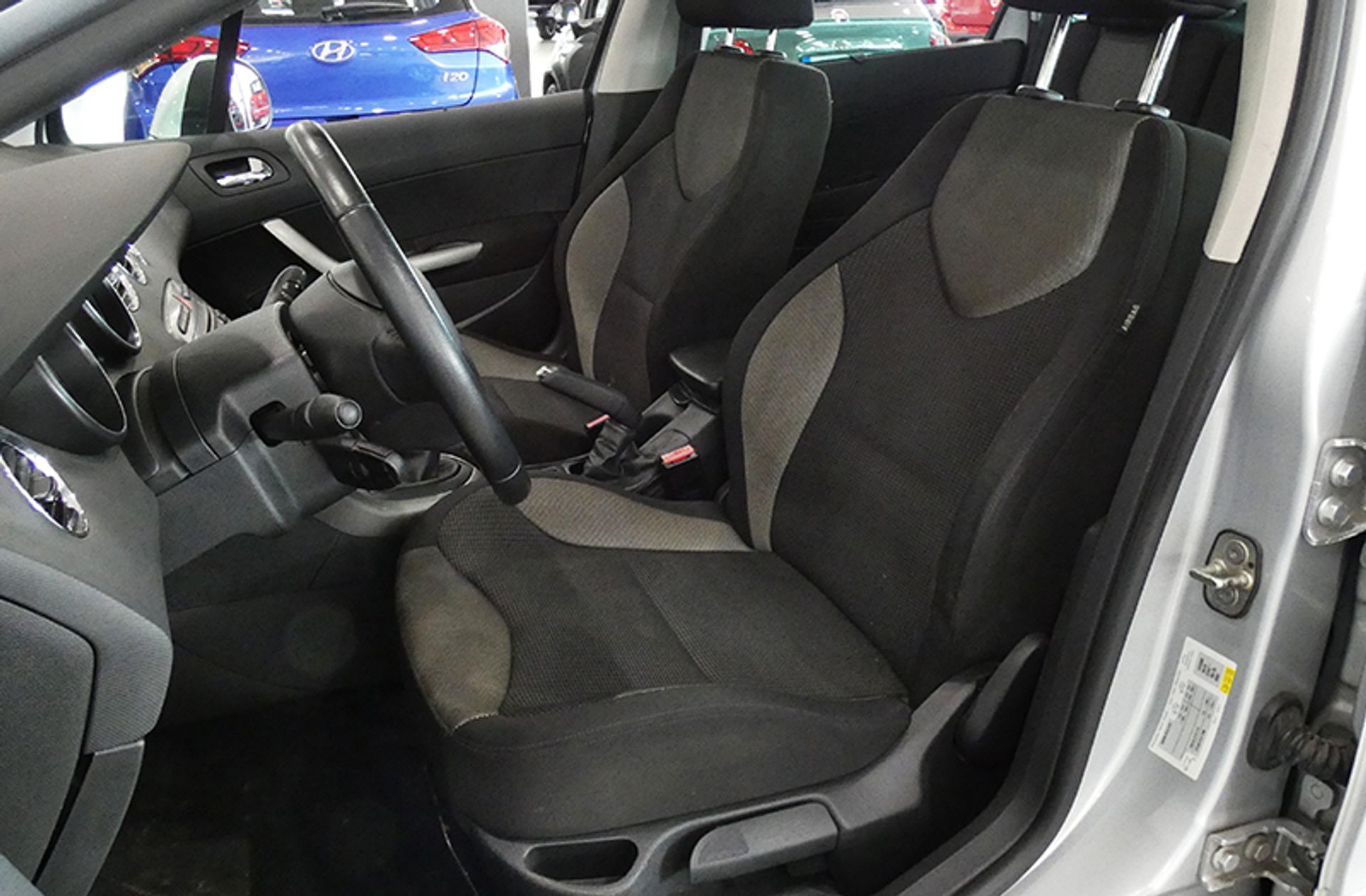 Peugeot 308 SW 1.6 e-HDI Active - foto 9