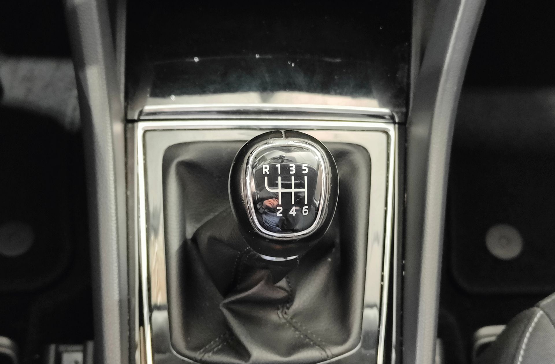 Škoda Karoq 1.6 TDI Ambition - foto 5