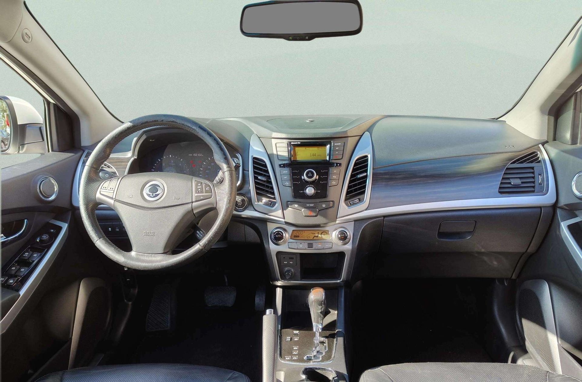 SsangYong Korando D20T Limited 4x2 - foto 6