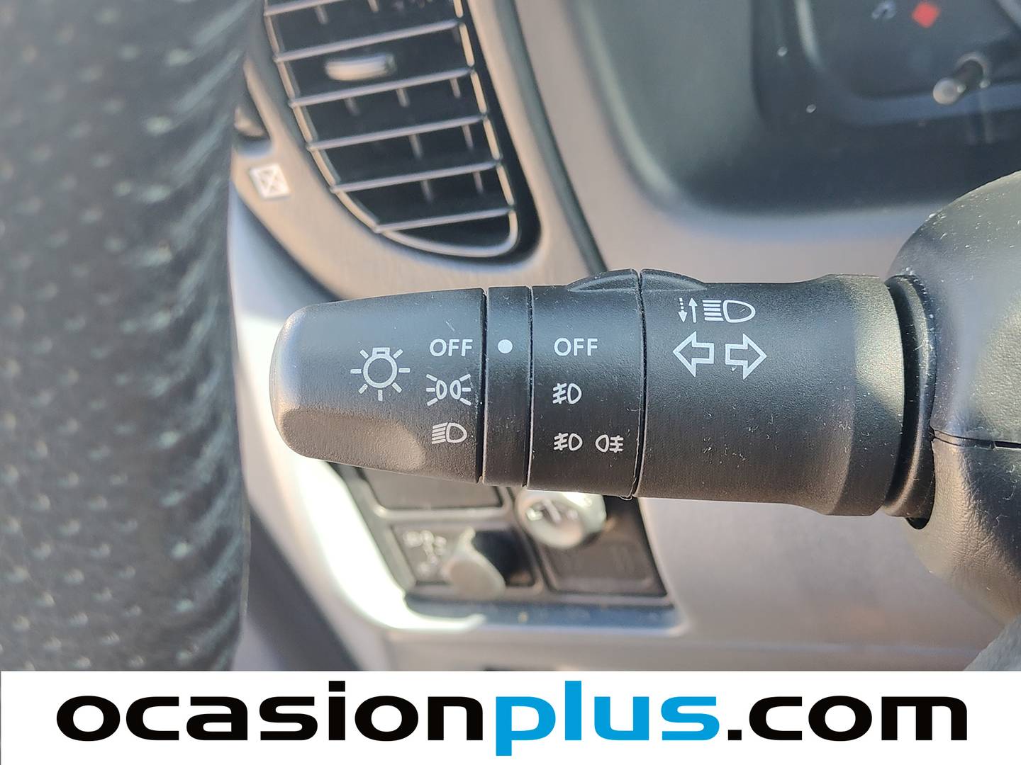 Extras y acabados del Nissan Almera Nissan Almera 1.5 Line Up (98 CV)