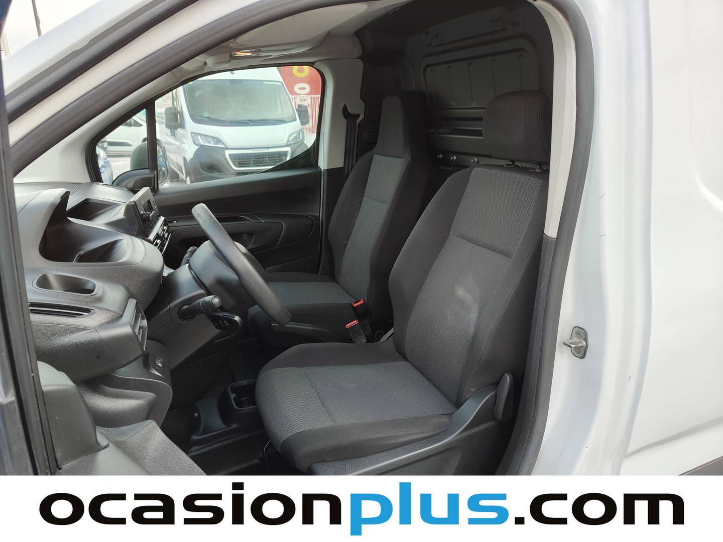 Foto Peugeot Partner Peugeot Partner BlueHDi 100 S&S Pro Standard 600kg (98 CV)