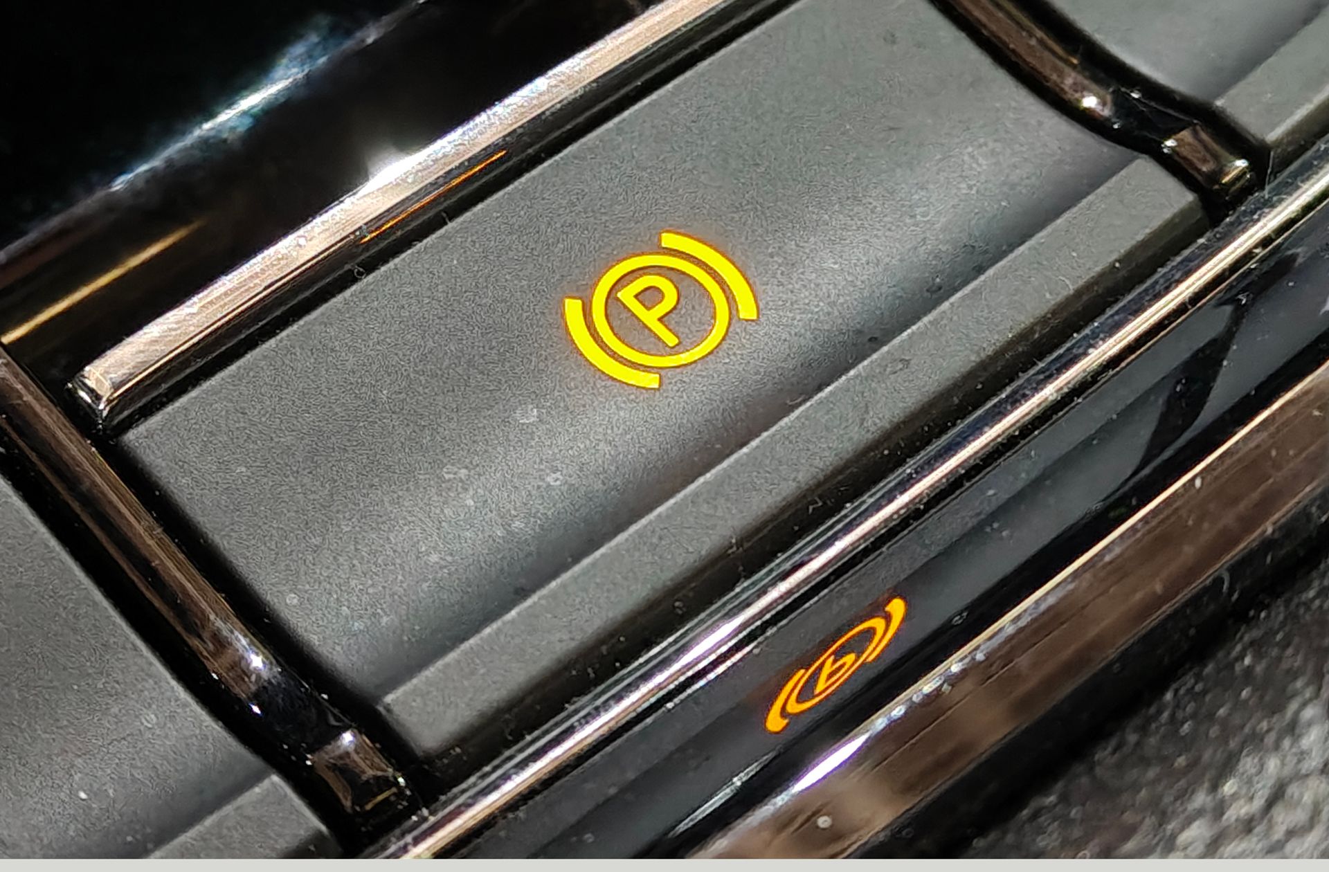 Škoda Karoq 1.5 TSI ACT Design DSG - foto 36