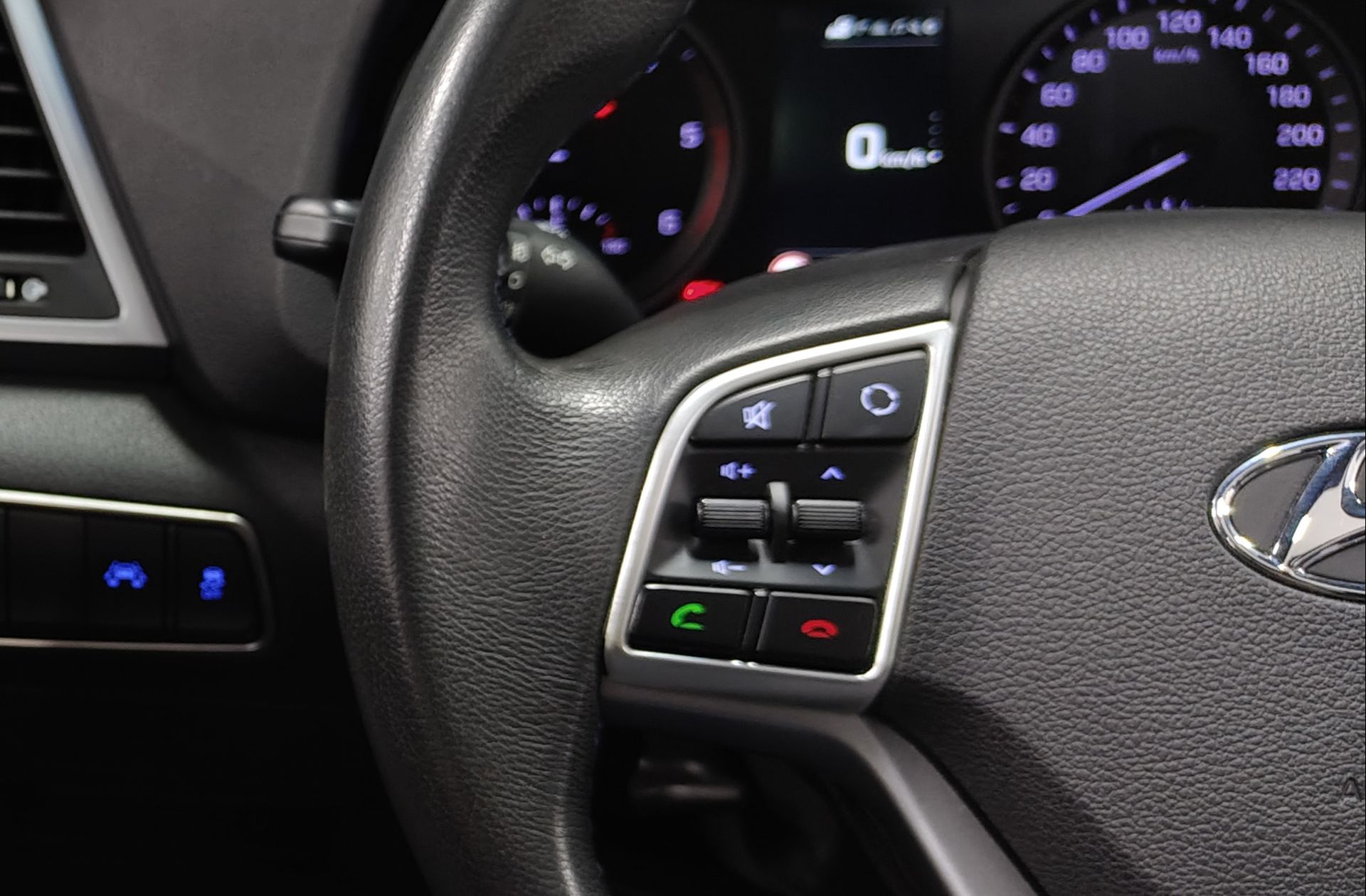 Hyundai Tucson 1.7 CRDi BlueDrive Tecno Sky 4x2 - foto 25