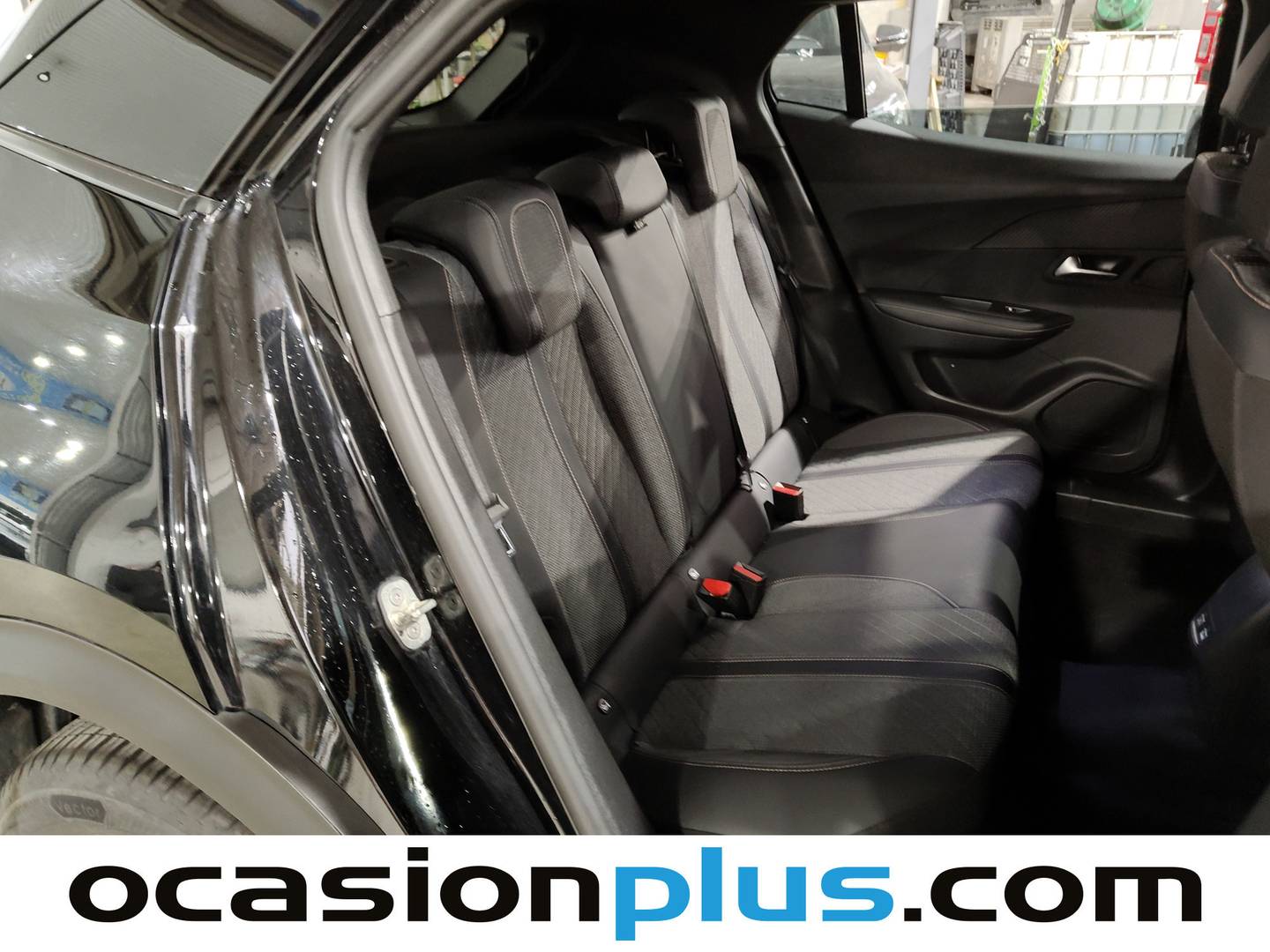 Peugeot 2008 Peugeot 2008 Allure Hybrid eDCS6  (136 CV) automático