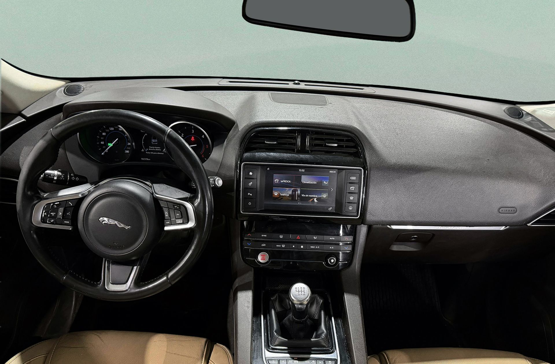 Jaguar F-Pace 2.0L i4D Prestige AWD - foto 6