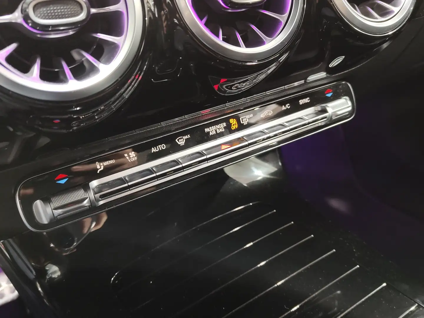 Foto Mercedes CLA Mercedes-Benz CLA 200 (163 CV) Pack AMG