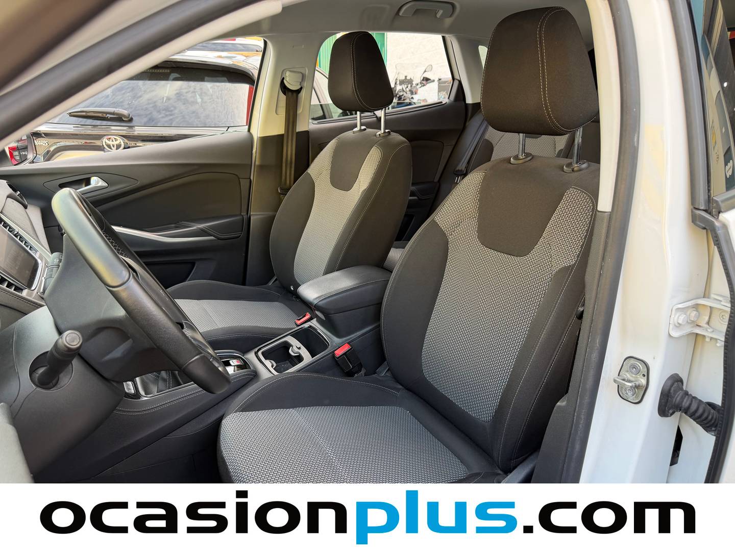 Foto asientos delanteros Opel Grandland X Opel Grandland X 1.2 Turbo 120 Aniversario (130 CV)