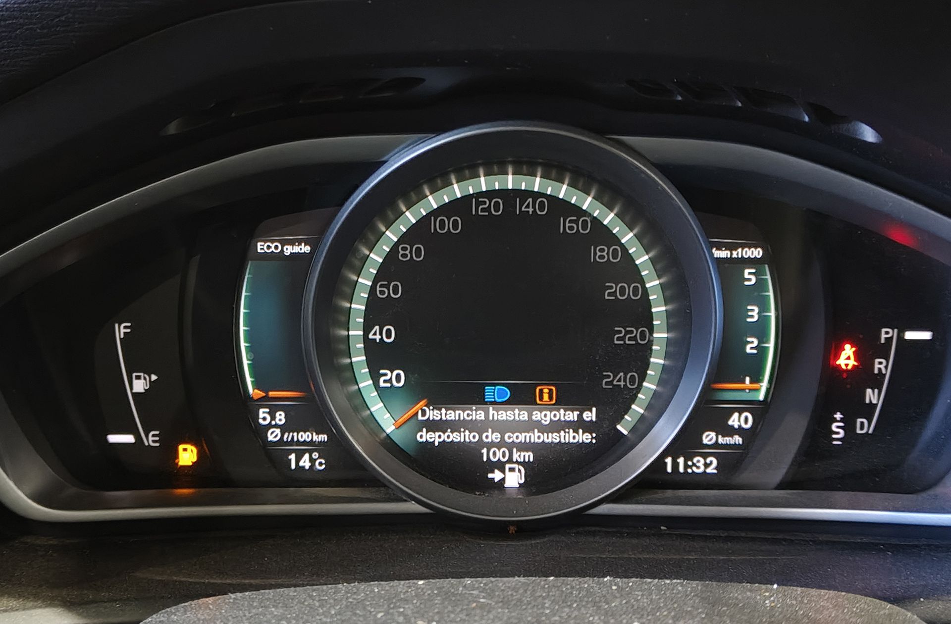 Volvo V40 D3 Momentum - foto 23