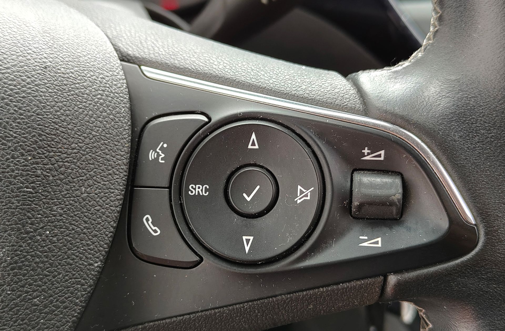 Opel Crossland 1.2 Design Line 120 Aniversario - foto 36