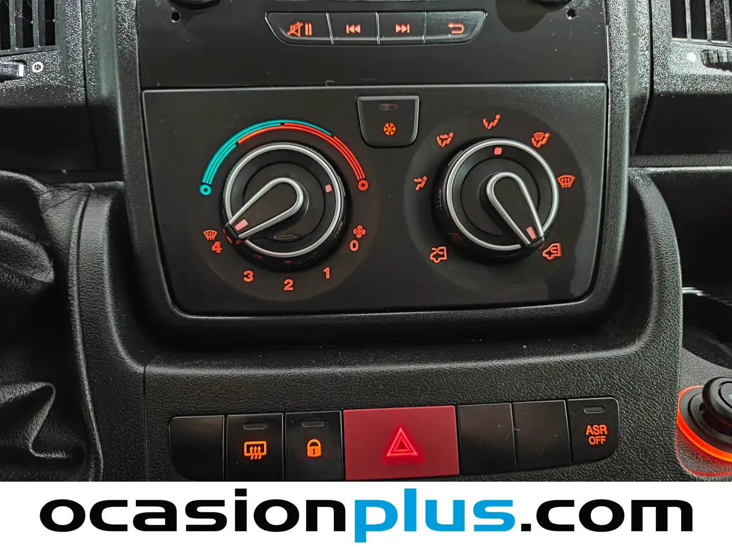 Foto Citroën Jumper Citroen Jumper BlueHDi 130 35 L3H2 (131 CV)