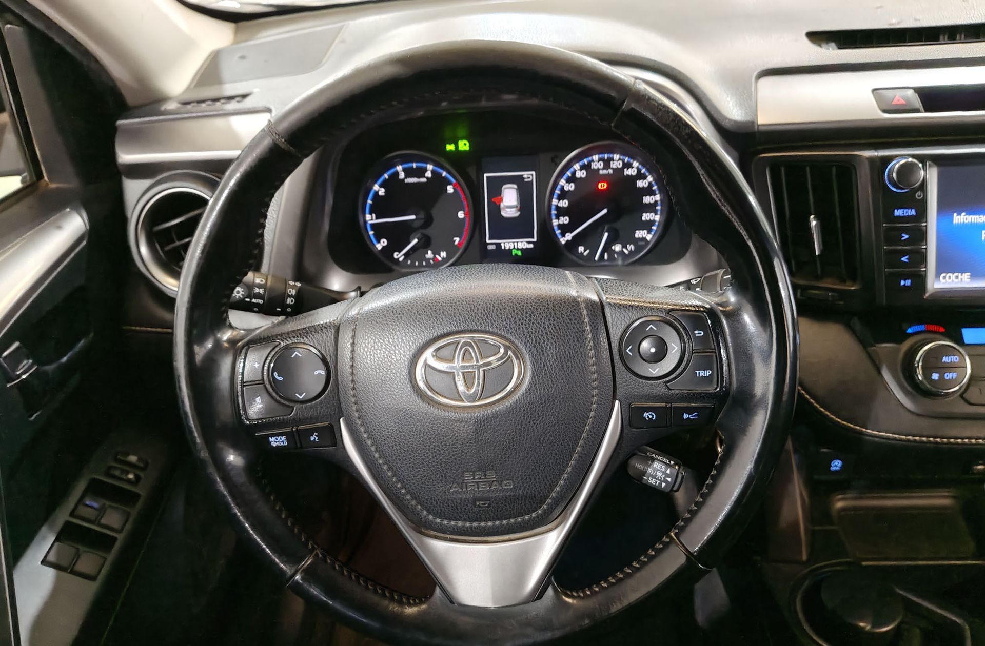 Toyota RAV4 150D 2WD Advance - foto 18