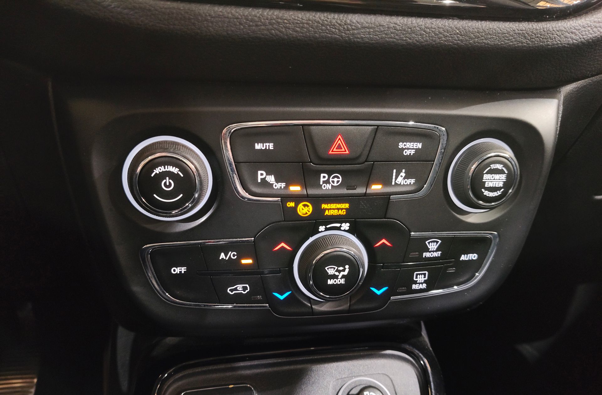Jeep Compass 1.4 MultiAir Limited 4x2 - foto 30