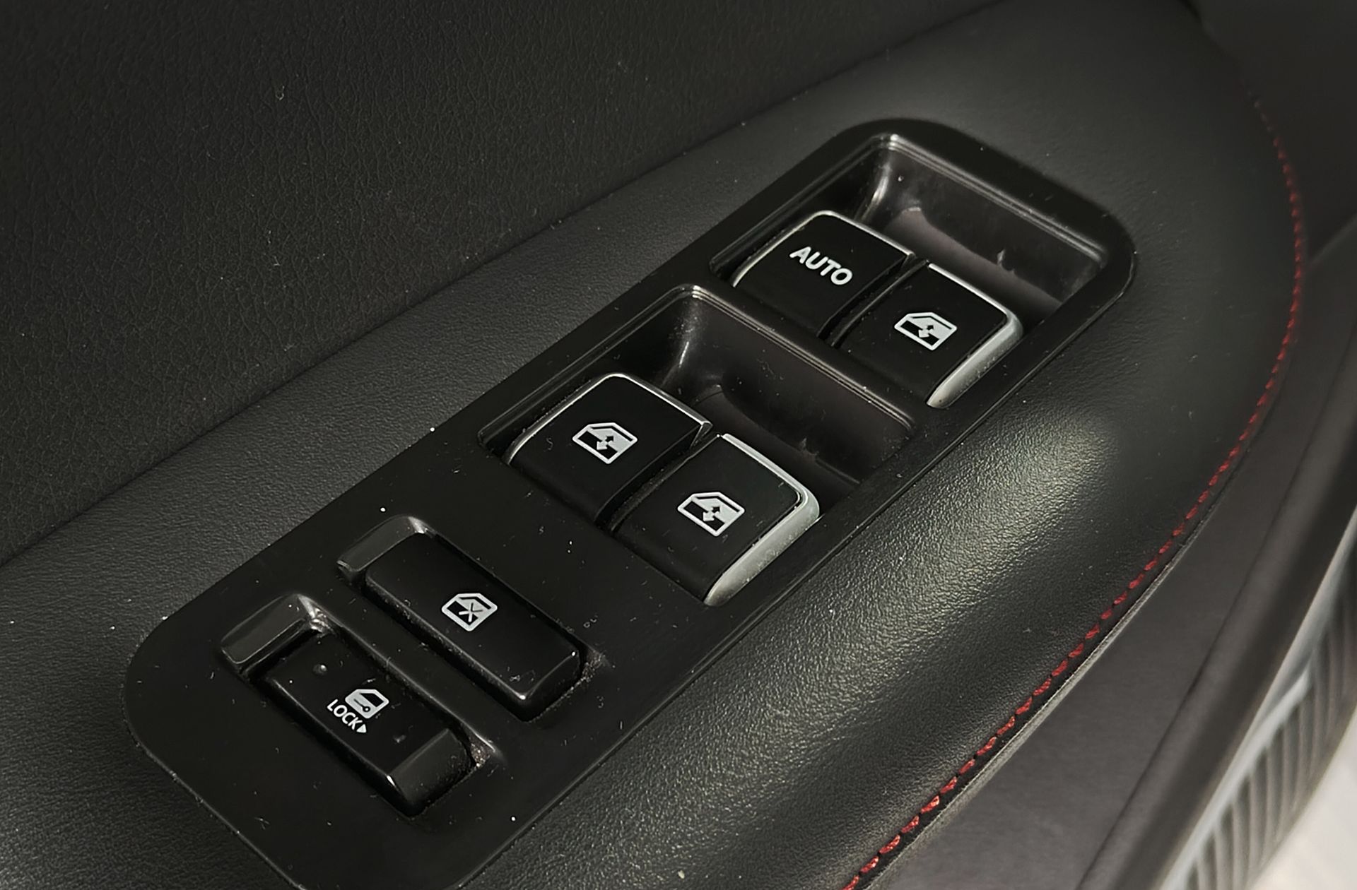 SWM G01 1.5T Luxury - foto 33