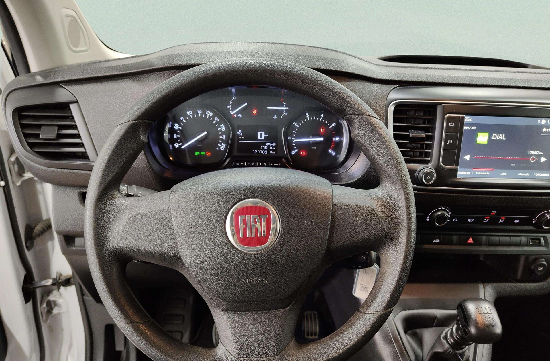 Fiat Scudo Furgon 1.5 BlueHDi L2 3 plazas - foto 19