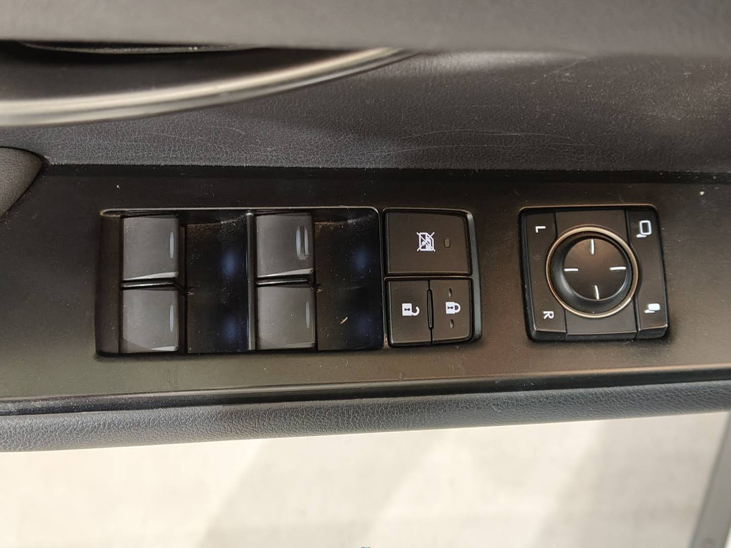 Foto Lexus UX Lexus UX 250h Business 2WD (184 CV)