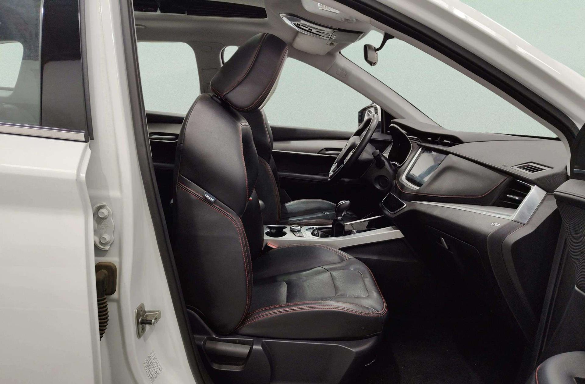 SWM G01 1.5T Luxury - foto 18