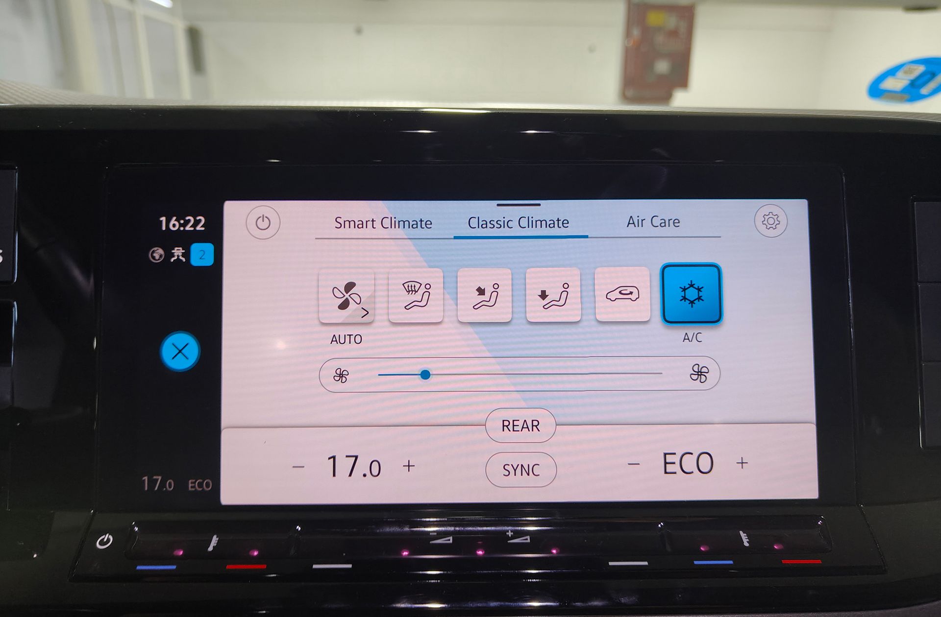 Volkswagen Multivan 1.4 TSI PHEV Batalla Corta DSG 7 plazas - foto 35