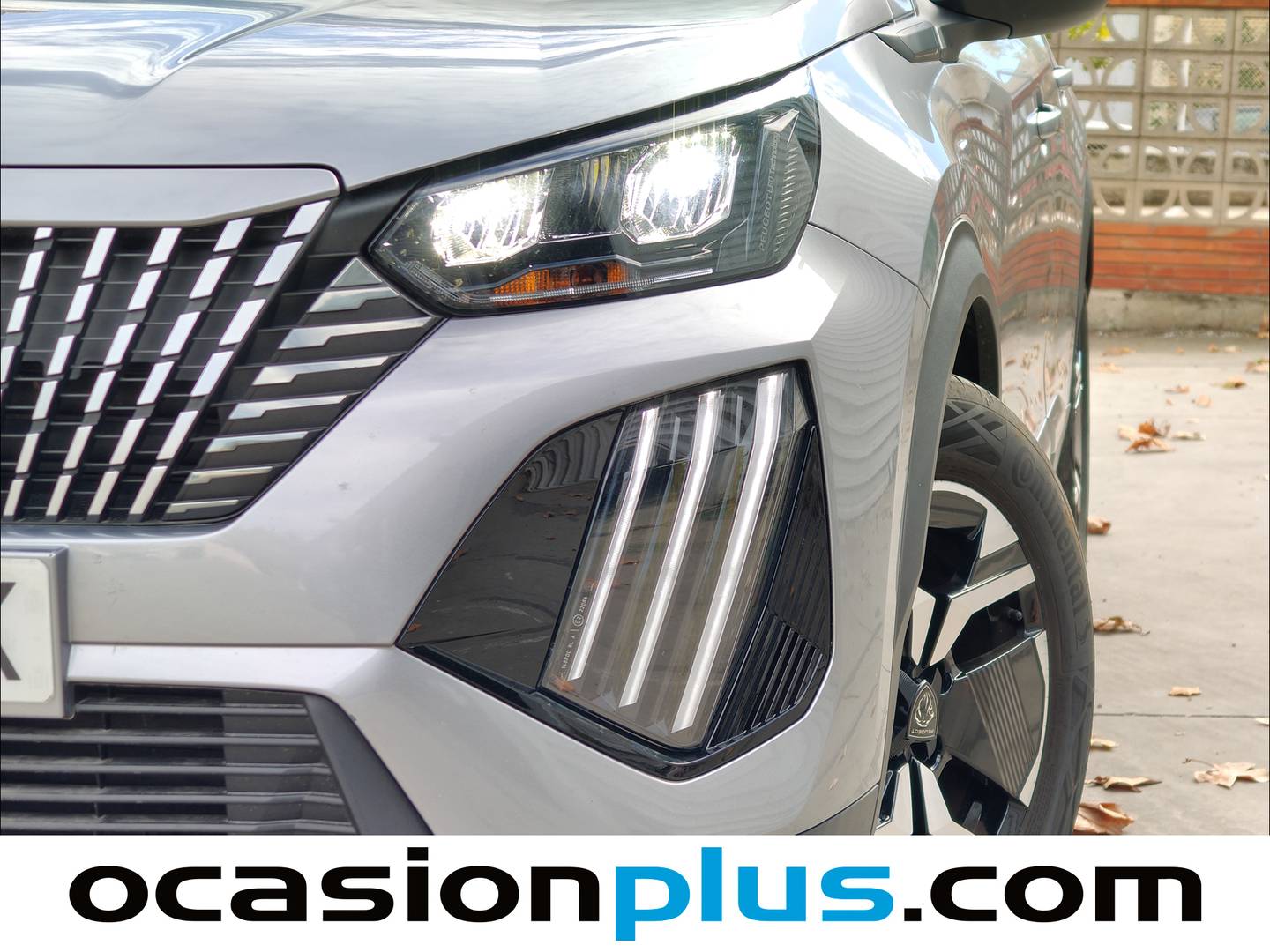 Foto Peugeot 2008 Peugeot 2008 Allure Hybrid eDCS6 (136 CV)