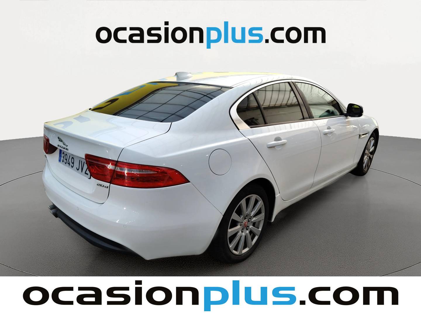 Foto trasera Jaguar XE Jaguar XE 2.0 Diesel XE-Pure RWD (180 CV) derecha