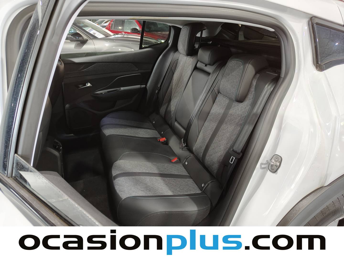 Foto Peugeot 408 Peugeot 408 Puretech 130 Allure EAT8 (130 CV)