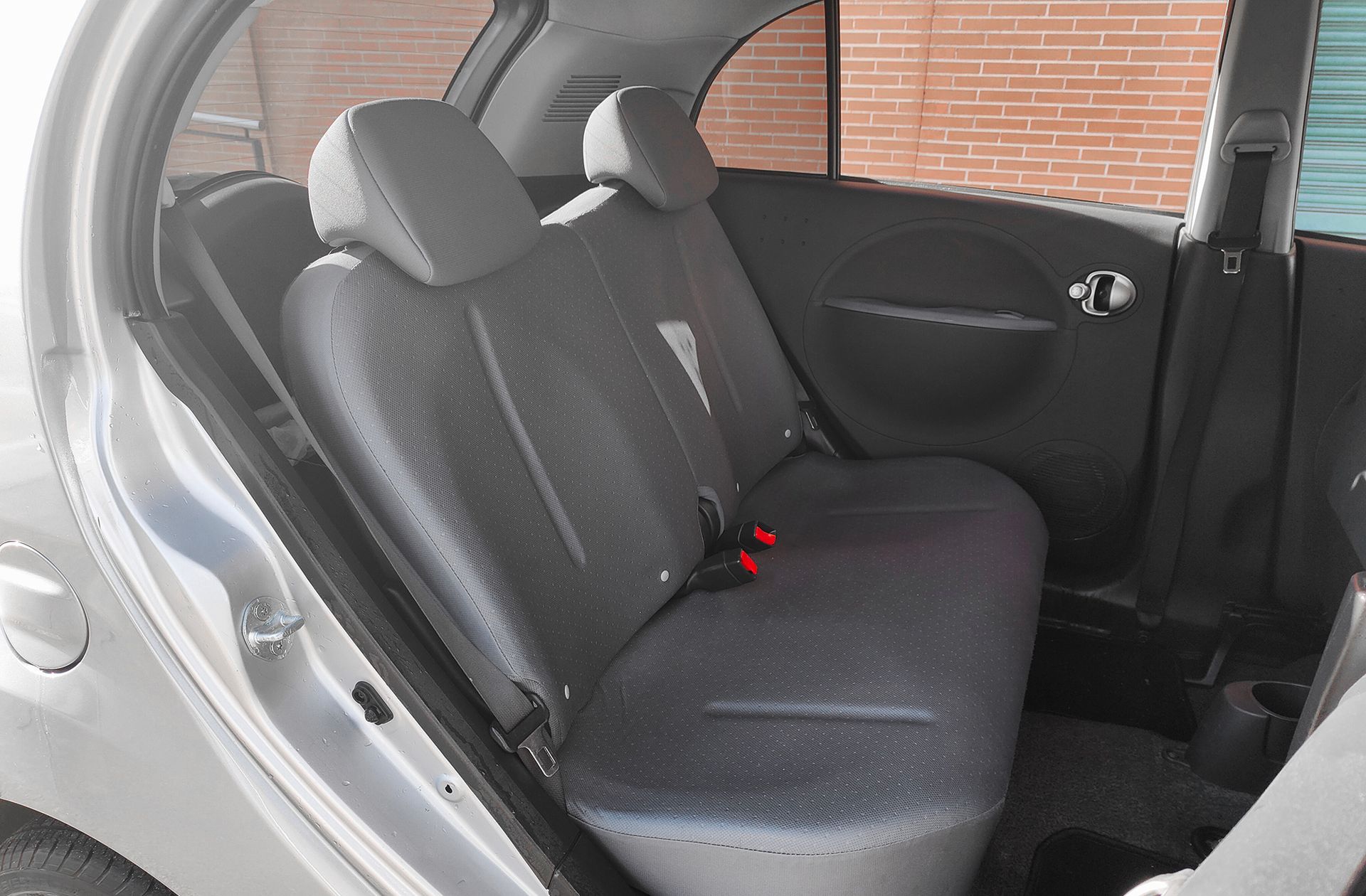 Peugeot iOn - foto 15